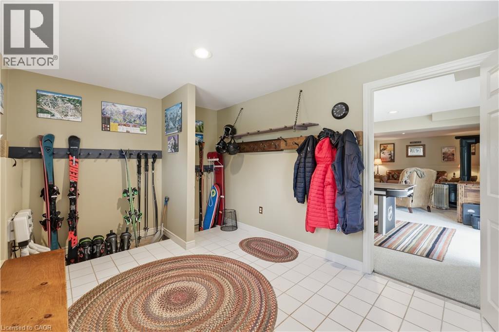 22 LLOYD'S TRAVERSE Crescent - 22