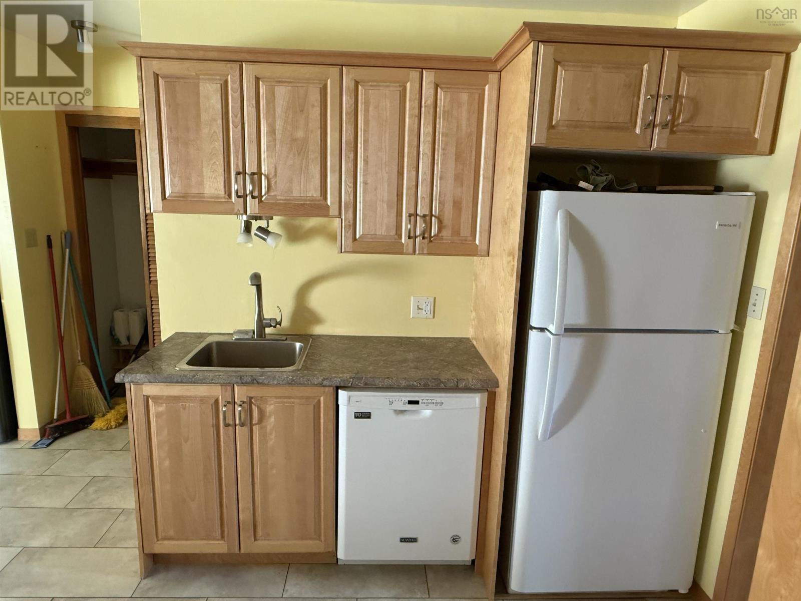 Property 14 of 34 of 1045 336 Highway