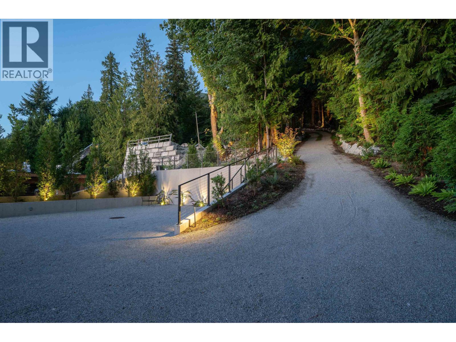 8885 LAWRENCE WAY, West Vancouver