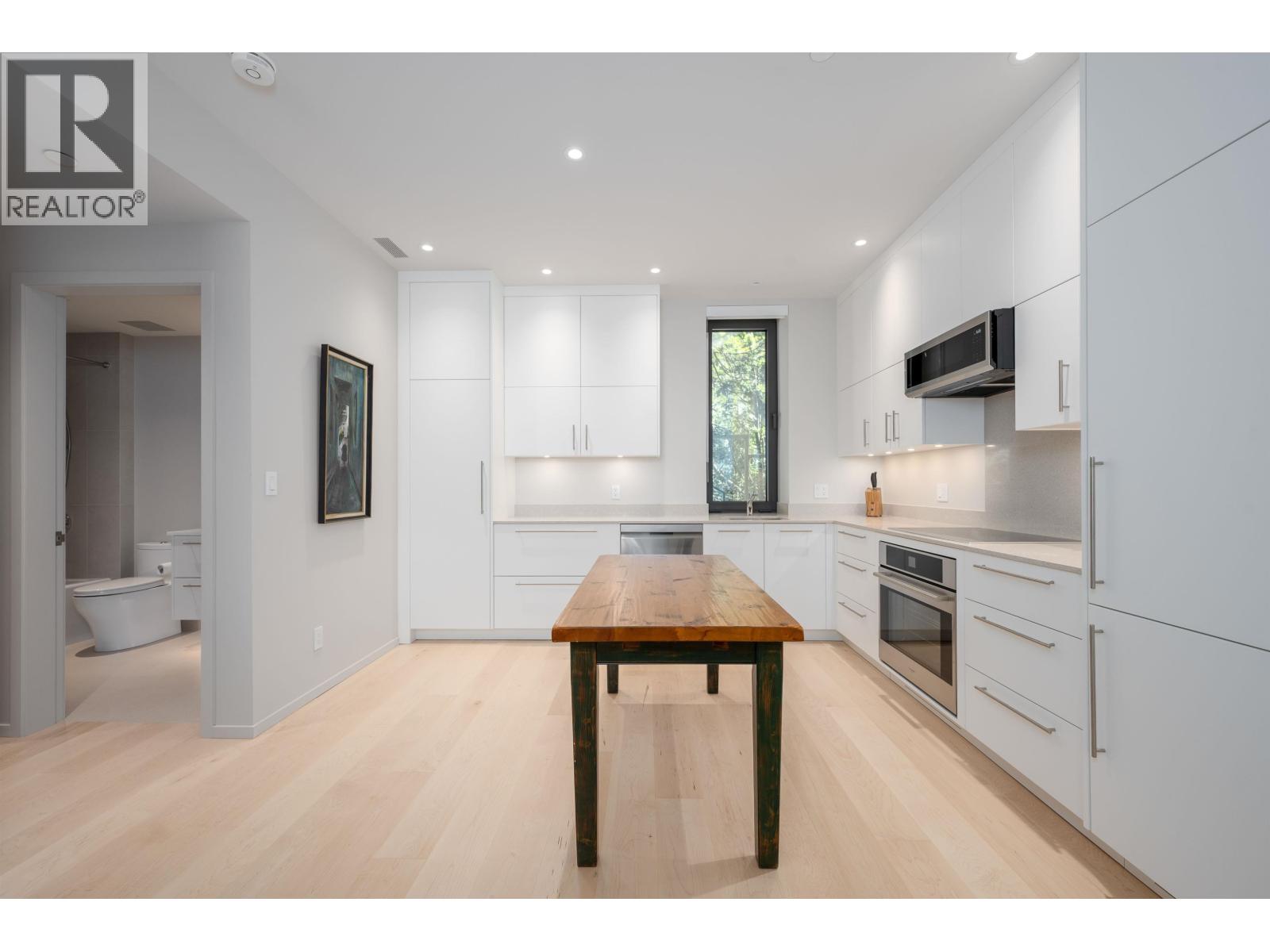 8885 LAWRENCE WAY, West Vancouver