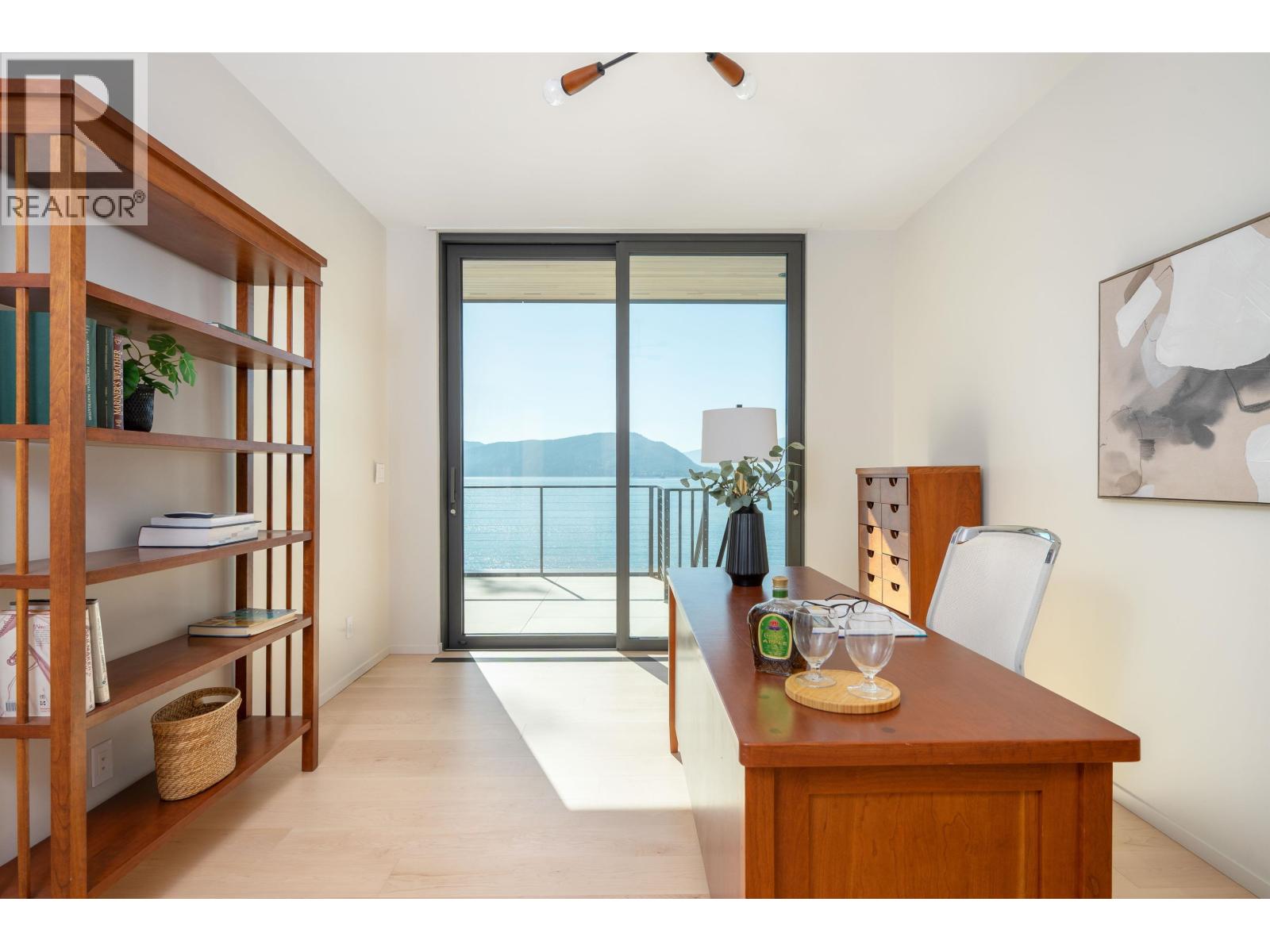 8885 LAWRENCE WAY, West Vancouver