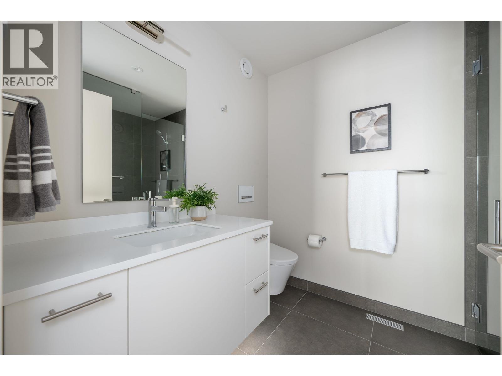 8885 LAWRENCE WAY, West Vancouver