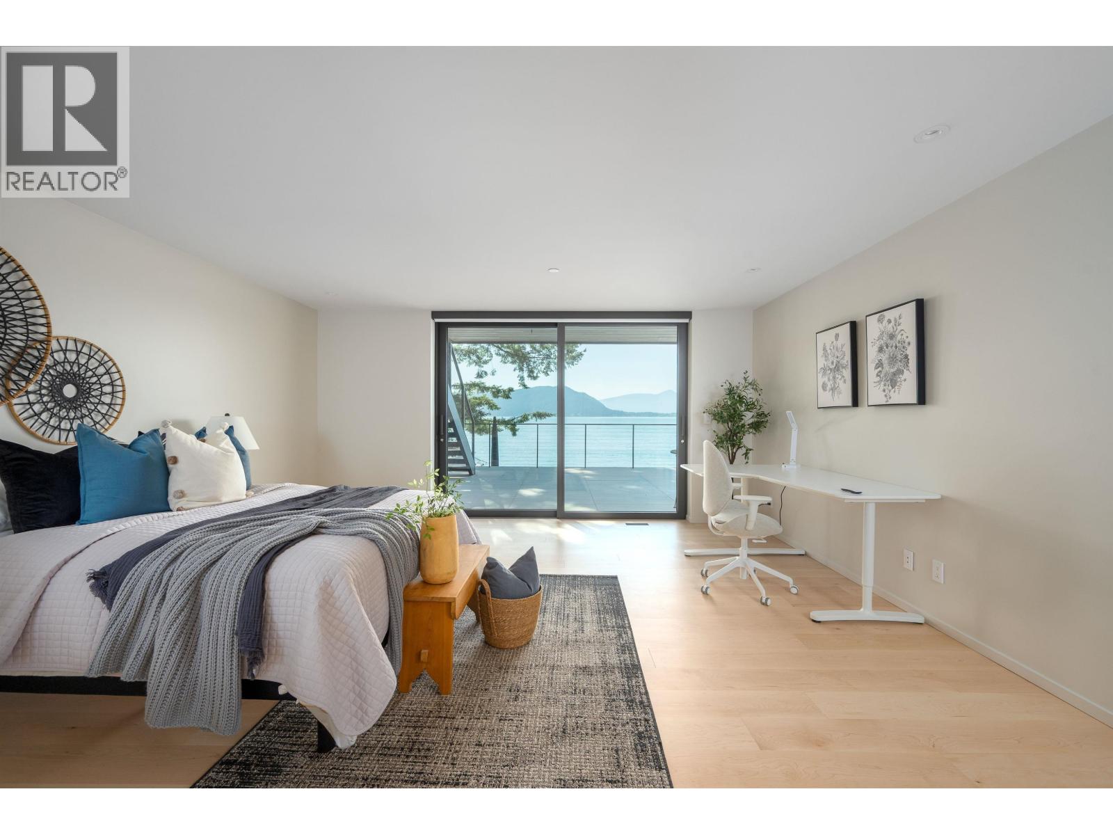 8885 LAWRENCE WAY, West Vancouver