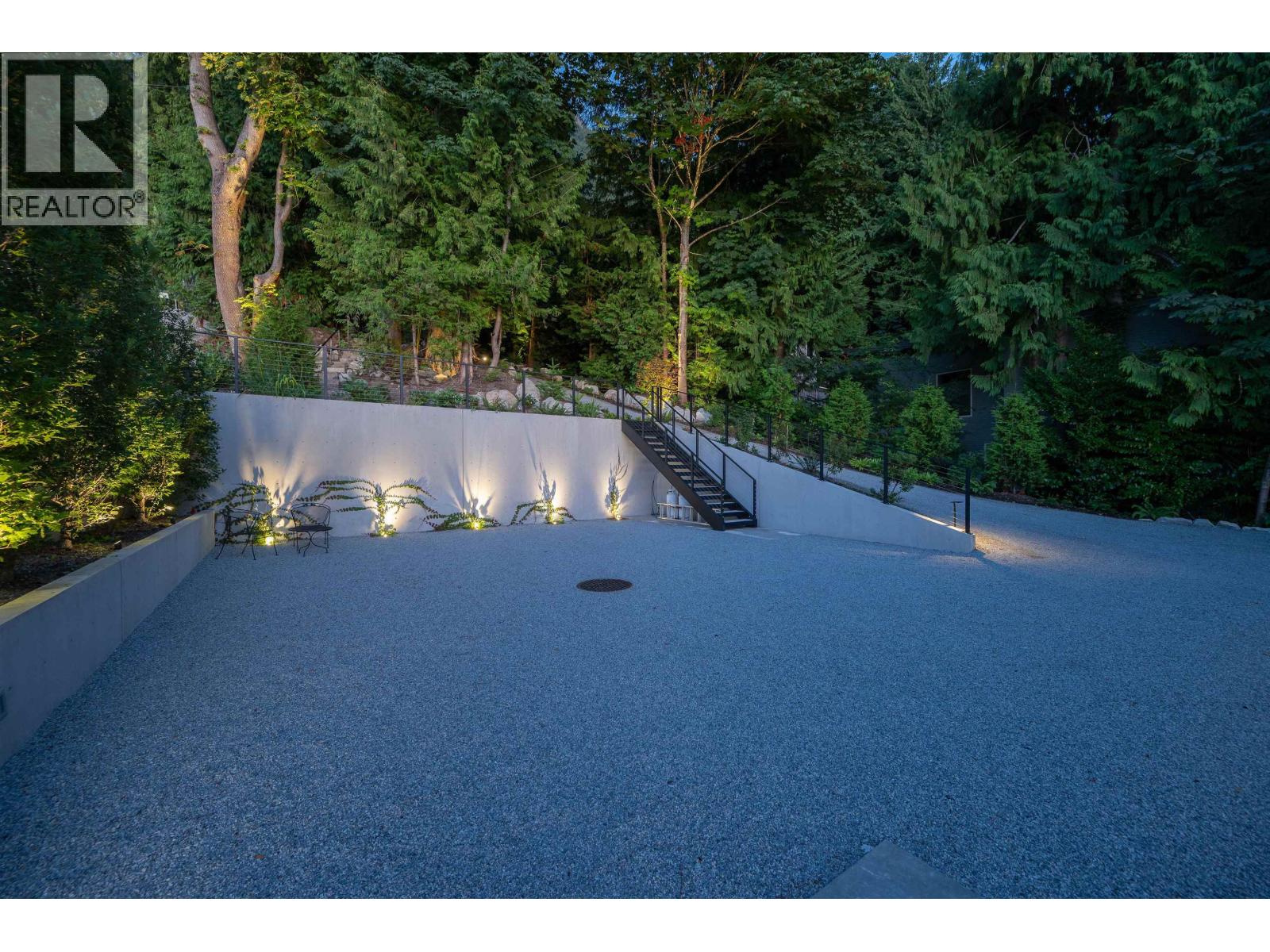 8885 LAWRENCE WAY, West Vancouver