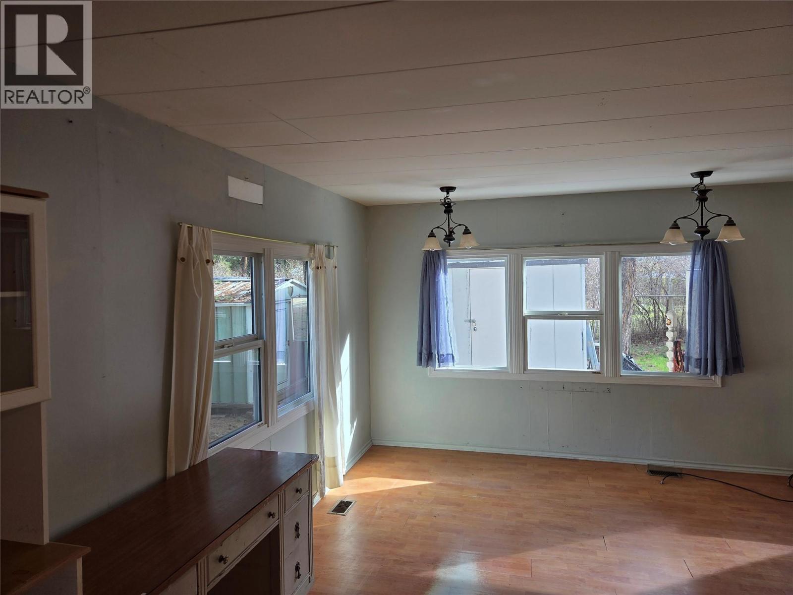 #15 1498 MAIN STREET - 6