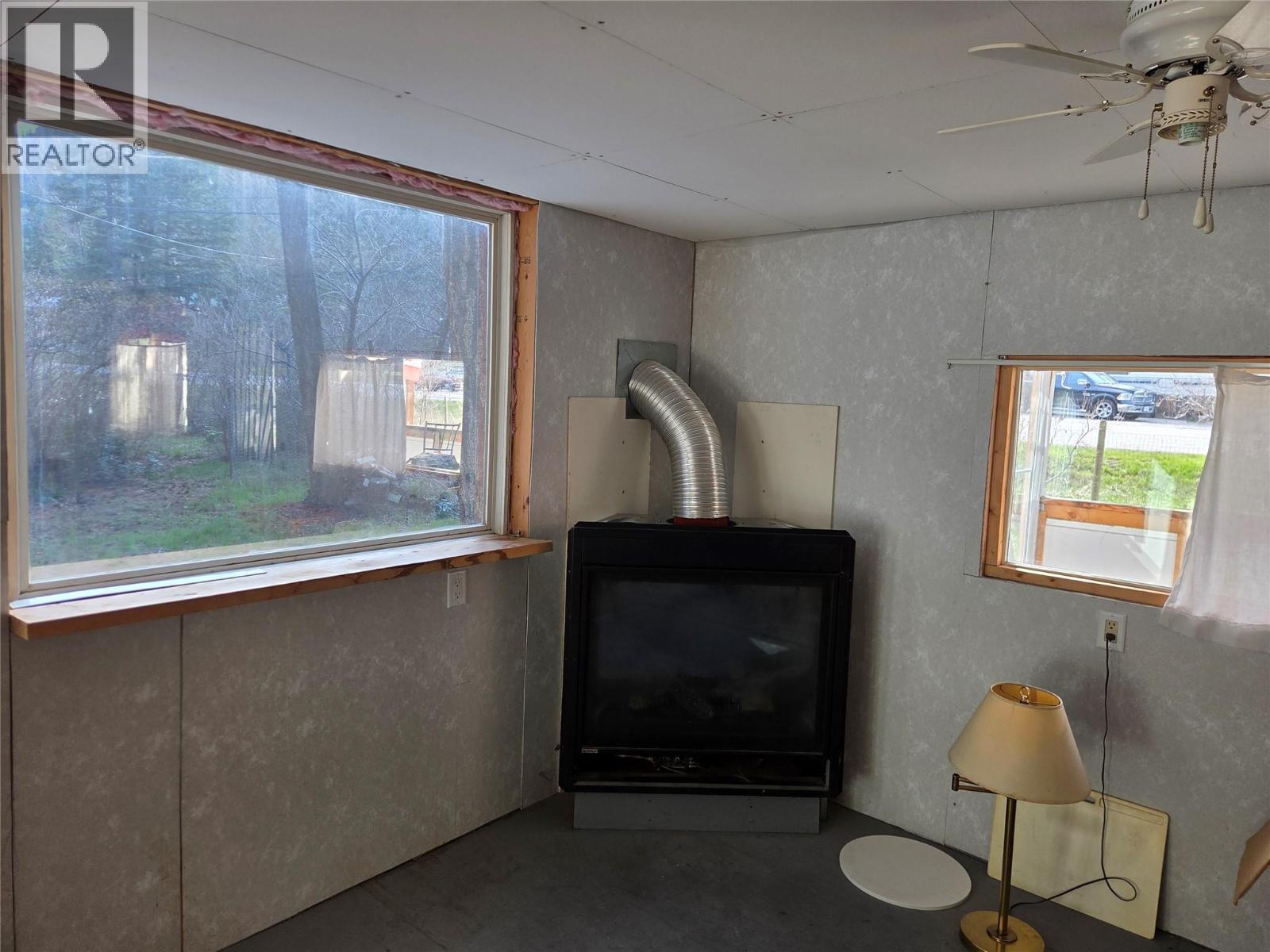 #15 1498 MAIN STREET - 5