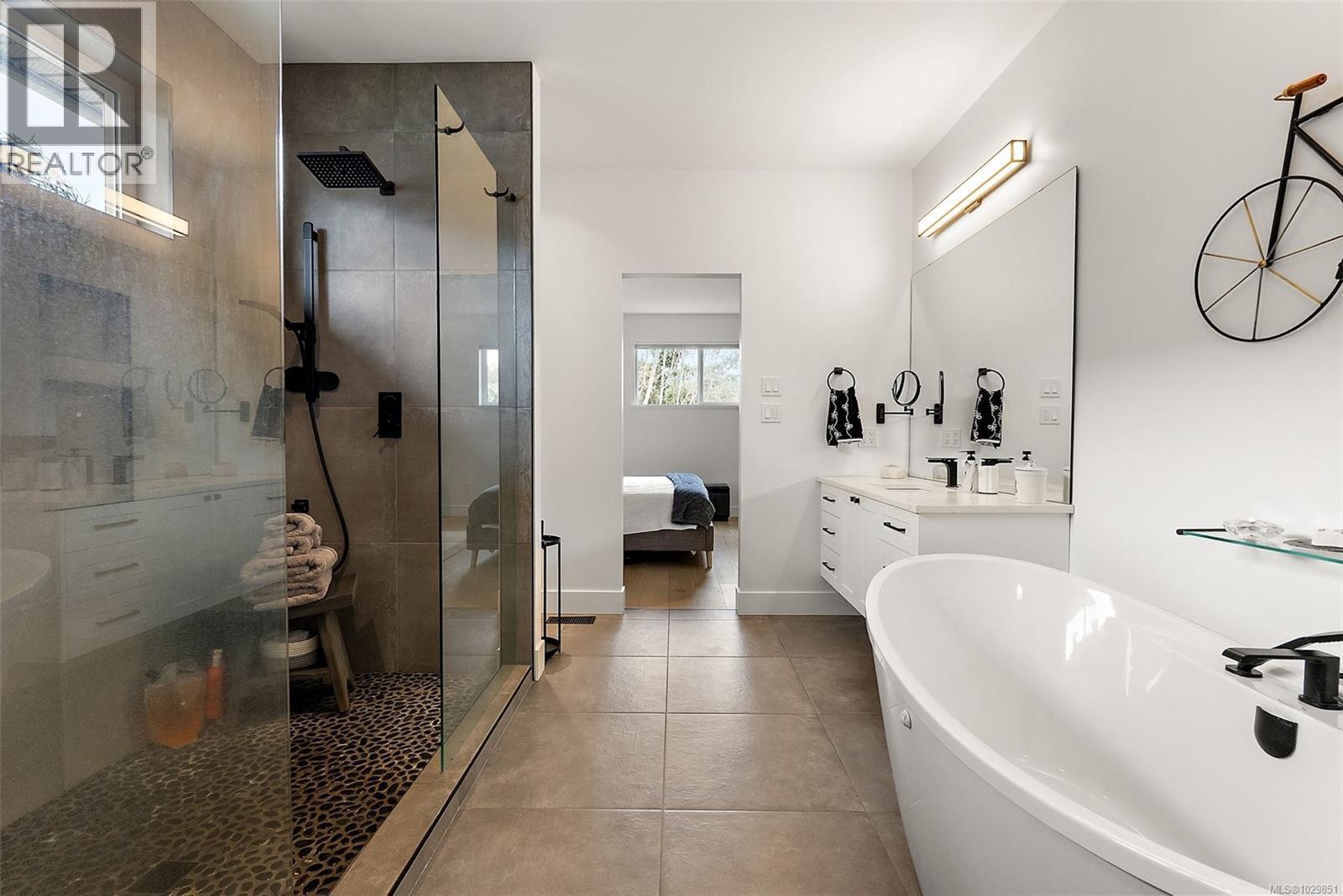 1583 RONDEAULT RD - 16