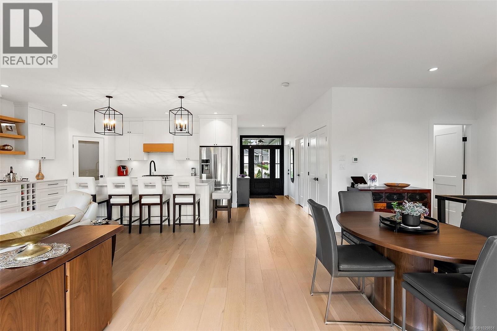 1583 RONDEAULT RD - 8