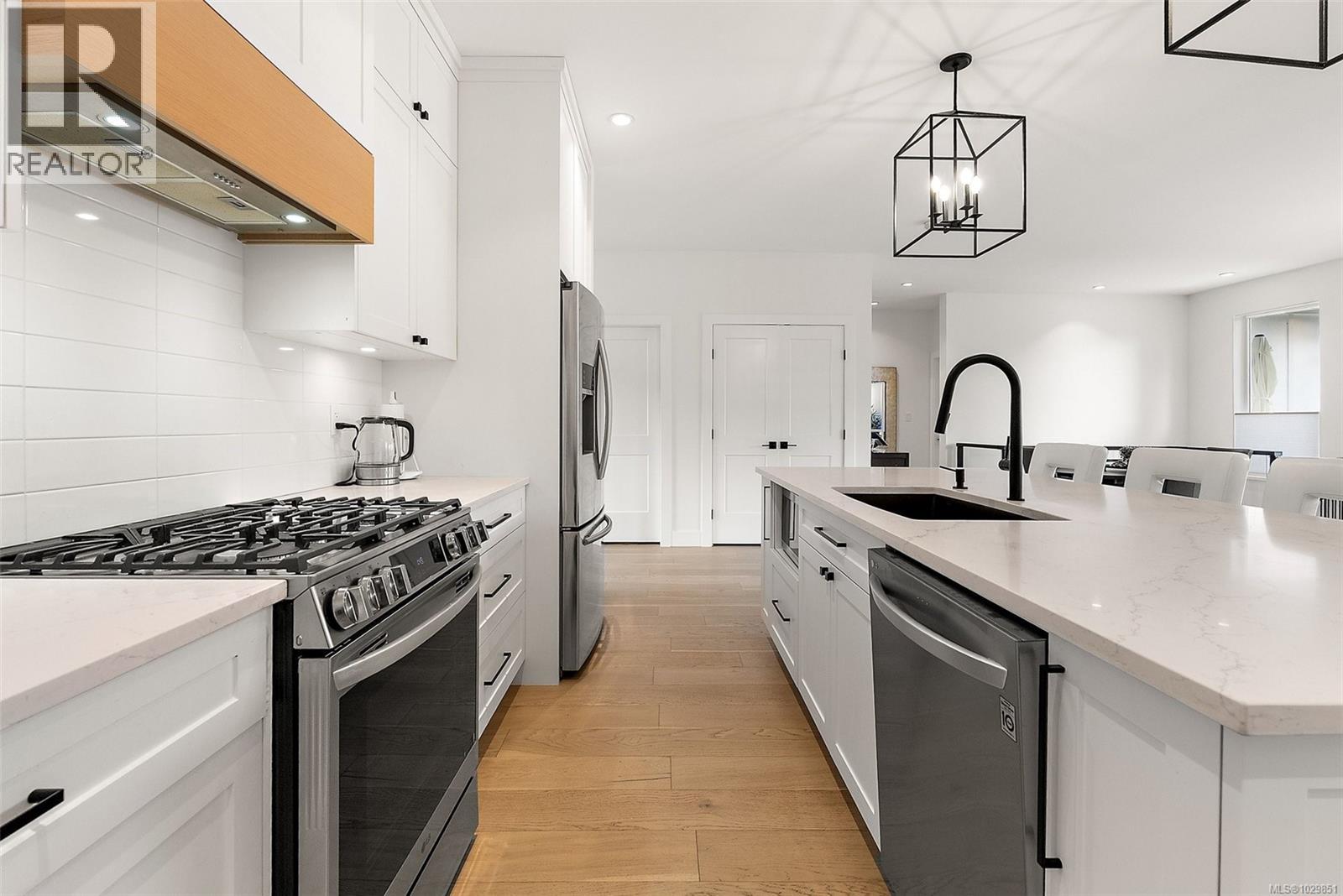 1583 RONDEAULT RD - 5