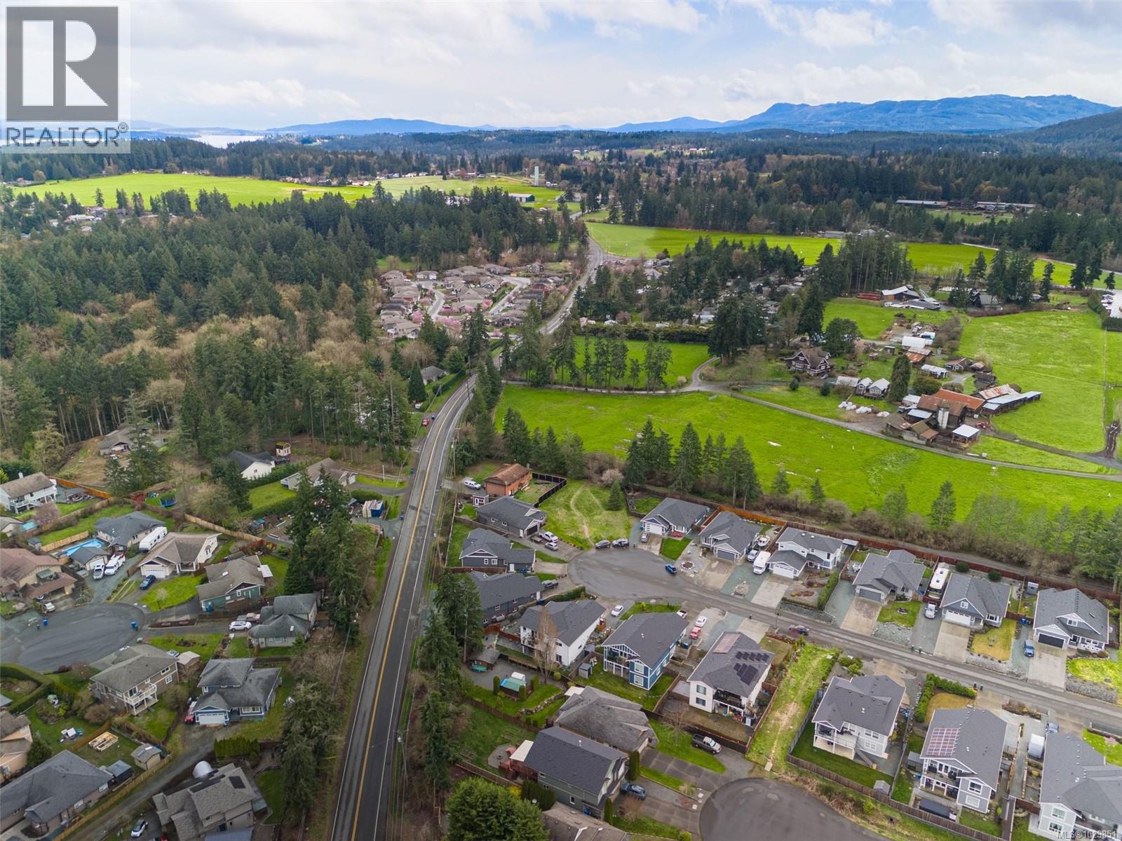 1583 RONDEAULT RD - 35