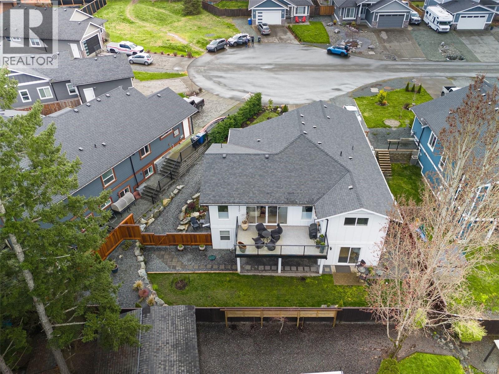 1583 RONDEAULT RD - 33