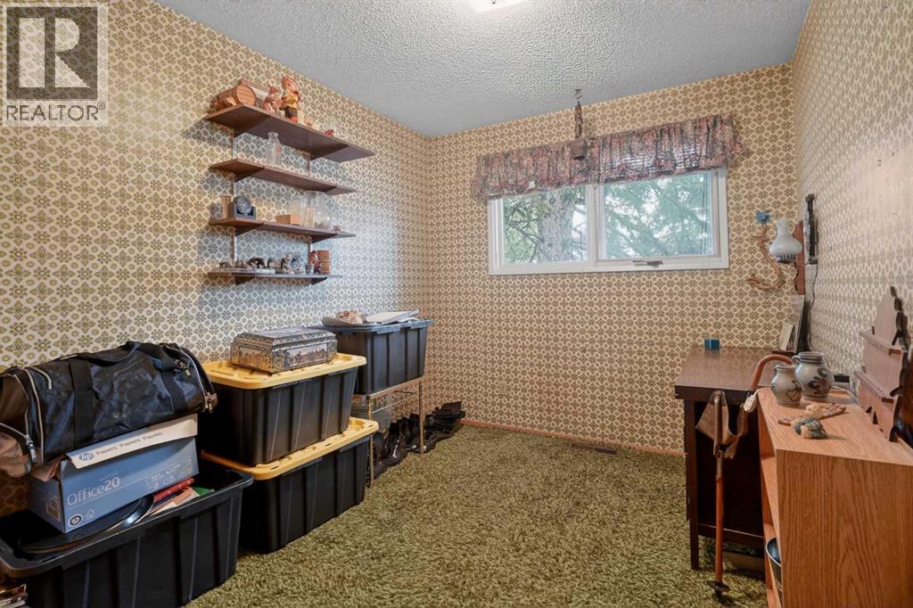 Single Family House Bi-level for Sale in  Vanguard Road NW Varsity Calgary 