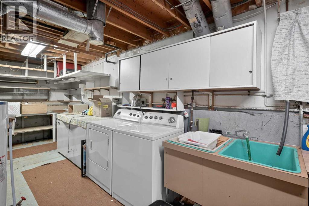 Single Family House Bi-level for Sale in  Vanguard Road NW Varsity Calgary 