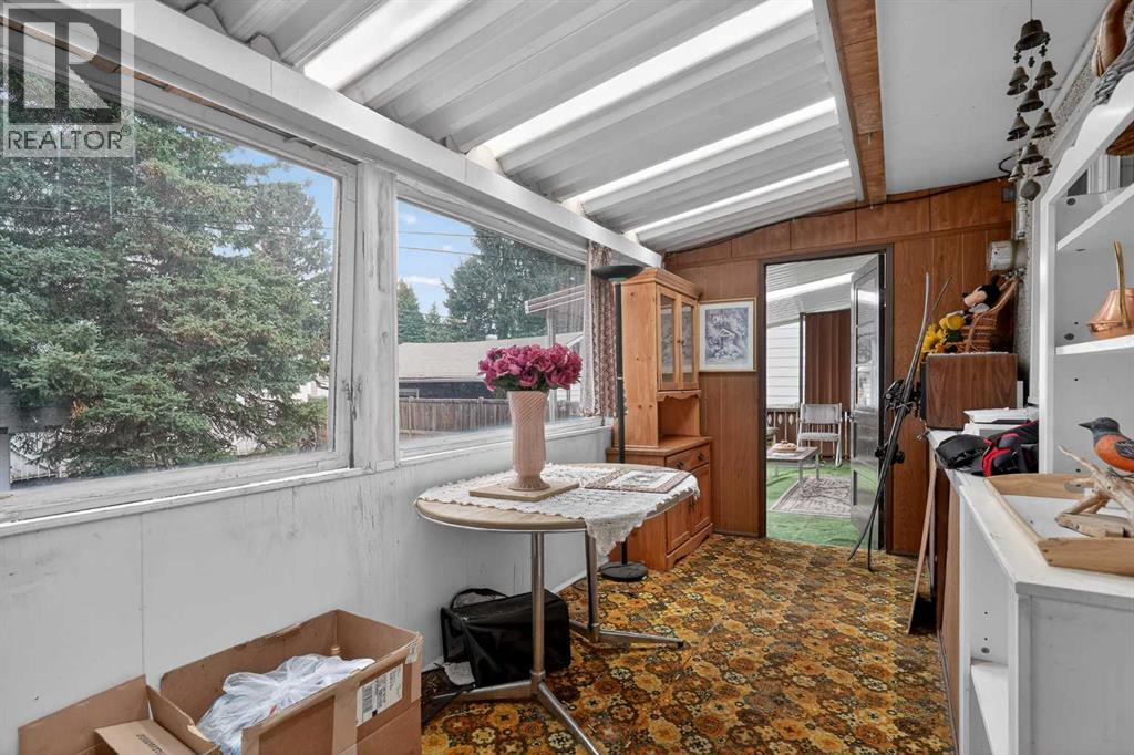 Single Family House Bi-level for Sale in  Vanguard Road NW Varsity Calgary 