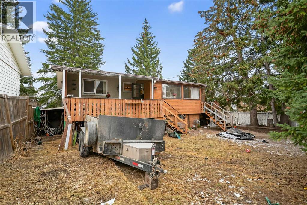 Single Family House Bi-level for Sale in  Vanguard Road NW Varsity Calgary 