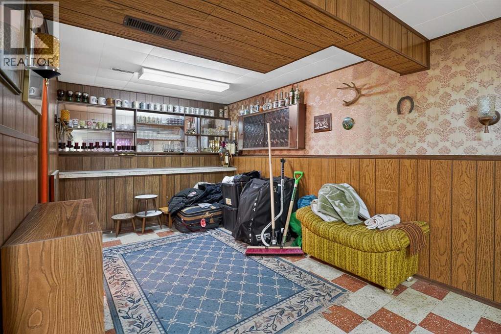 Single Family House Bi-level for Sale in  Vanguard Road NW Varsity Calgary 