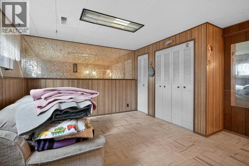 Single Family House Bi-level for Sale in  Vanguard Road NW Varsity Calgary 