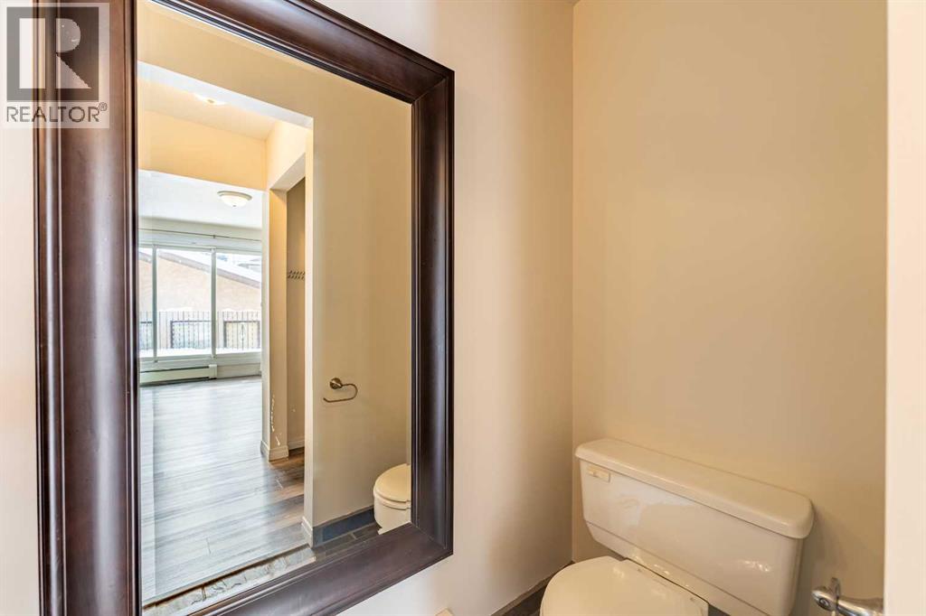 Single Family House Bi-level for Sale in   Avenue NE Tuxedo Park Calgary 