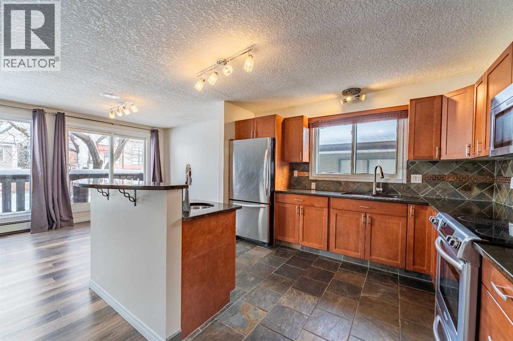 Single Family House Bi-level for Sale in   Avenue NE Tuxedo Park Calgary 