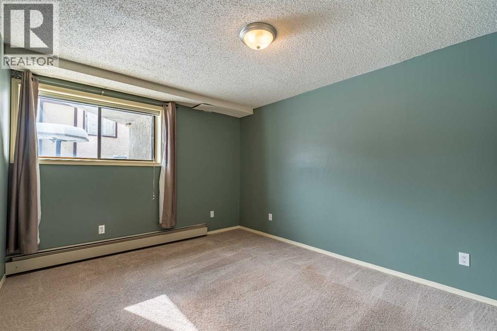 Single Family House Bi-level for Sale in   Avenue NE Tuxedo Park Calgary 