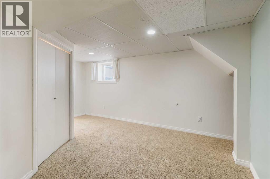 Single Family House Bungalow for Sale in   Street S Glendale Lethbridge 