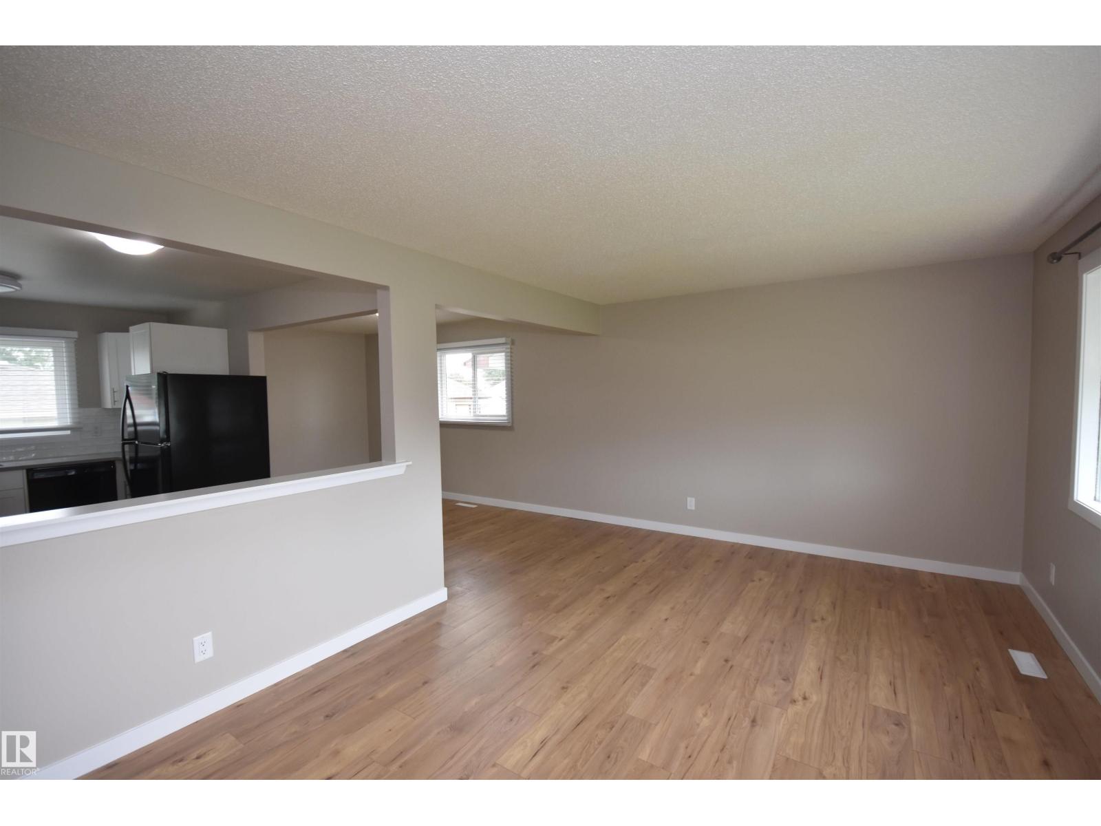 13527 70 ST NW - 10
