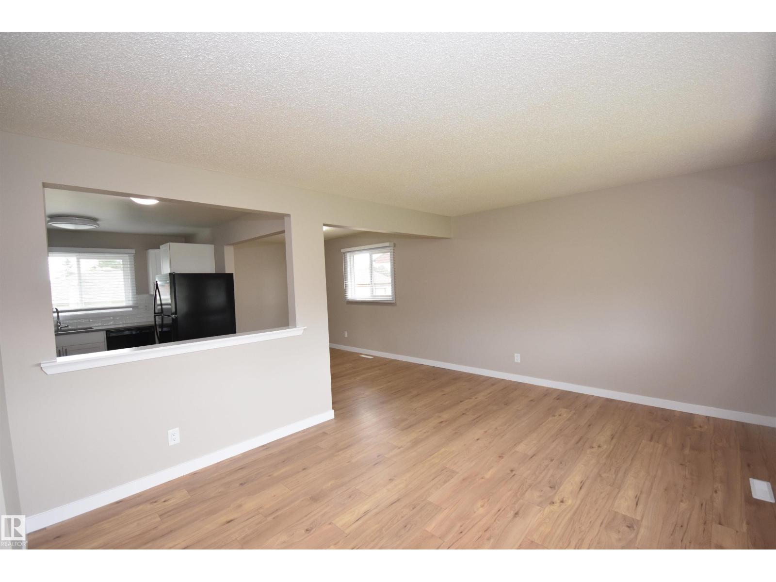 13527 70 ST NW - 12