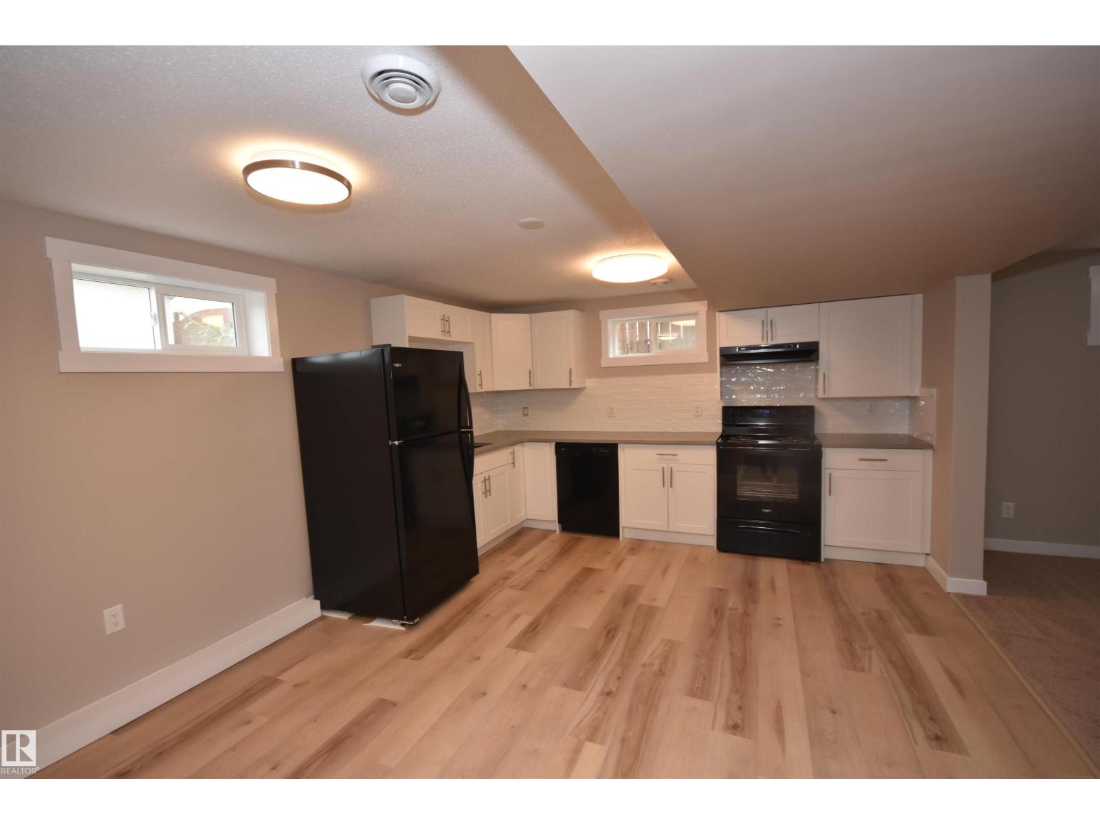 13527 70 ST NW - 19