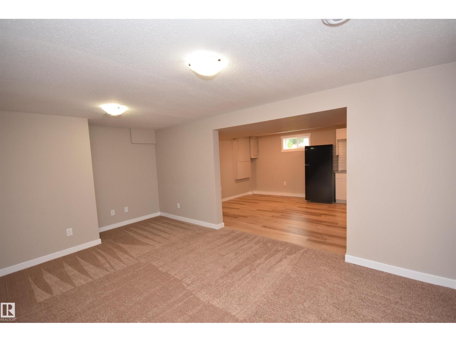 13527 70 ST NW - 24