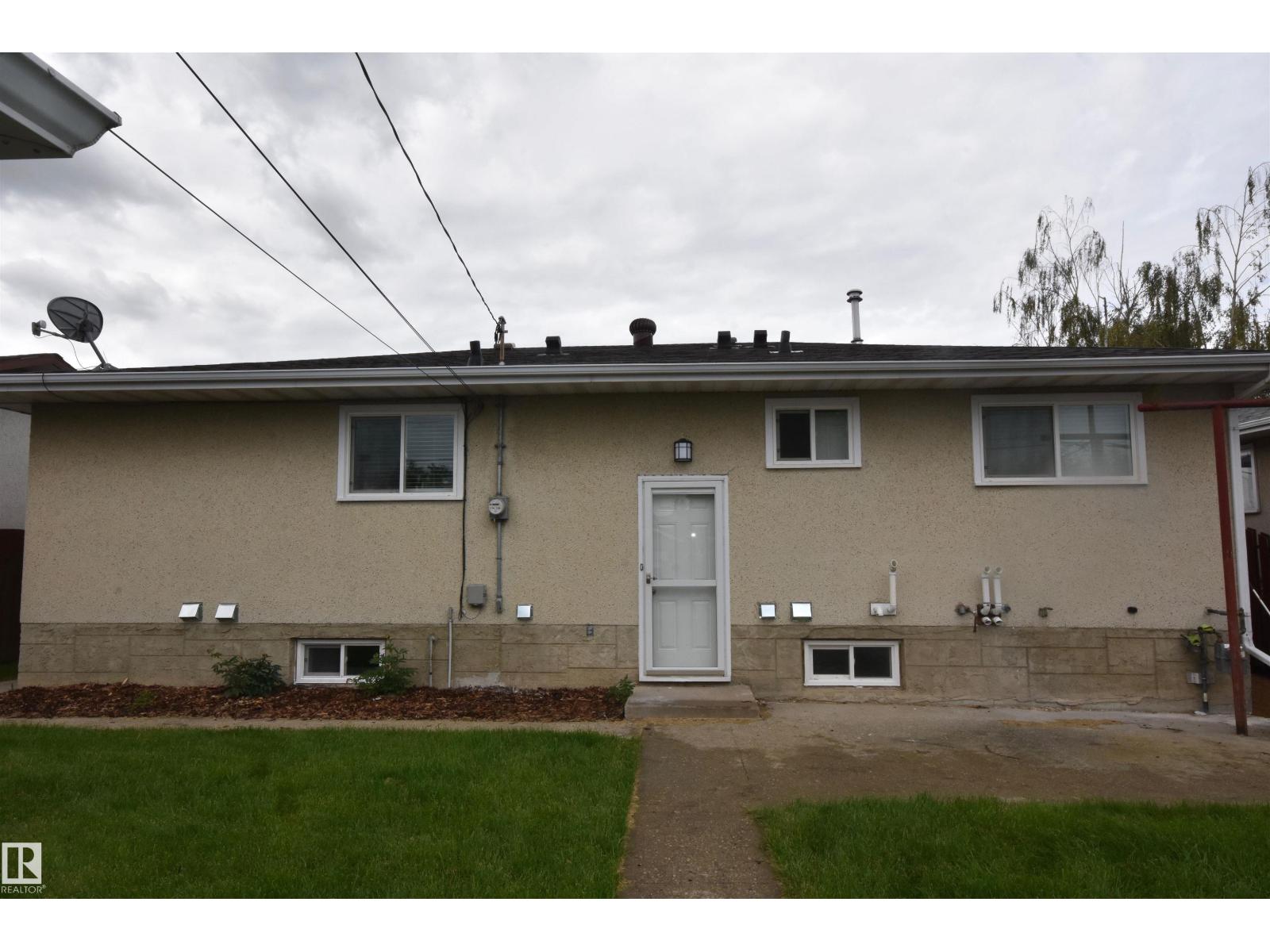 13527 70 ST NW - 31