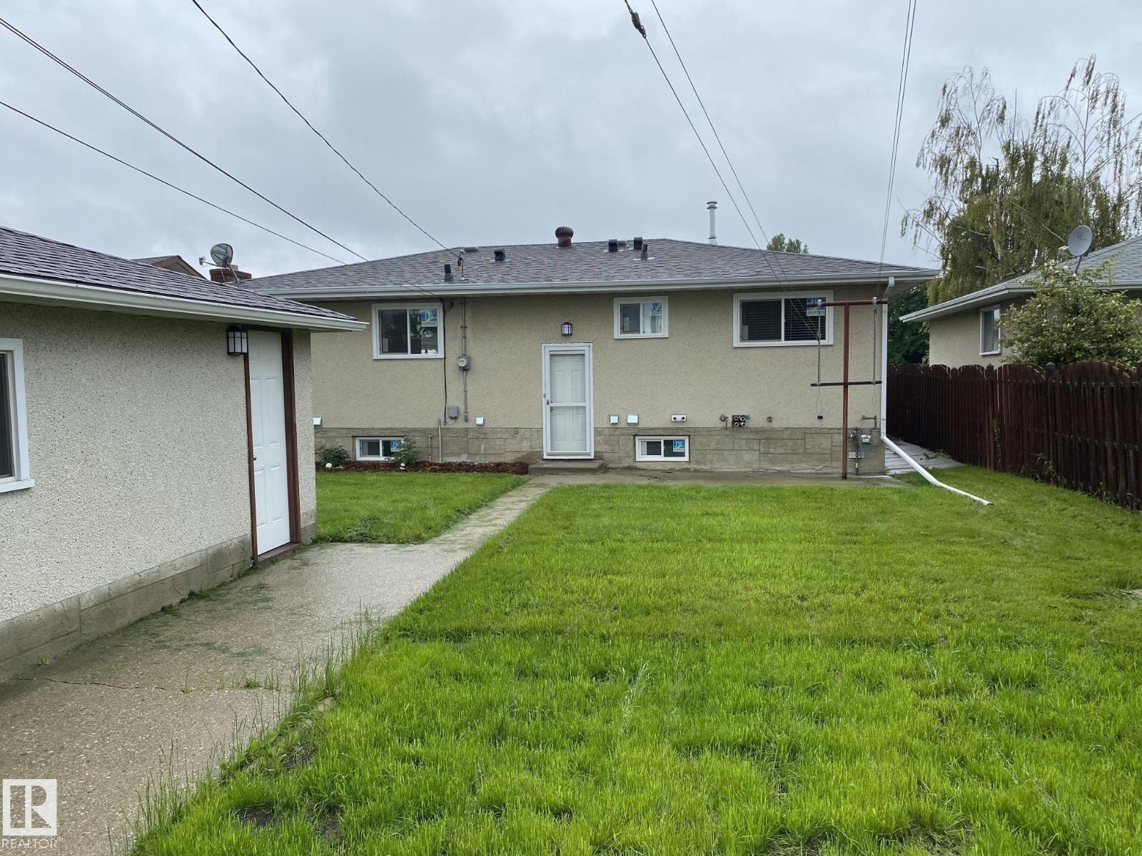 13527 70 ST NW - 33