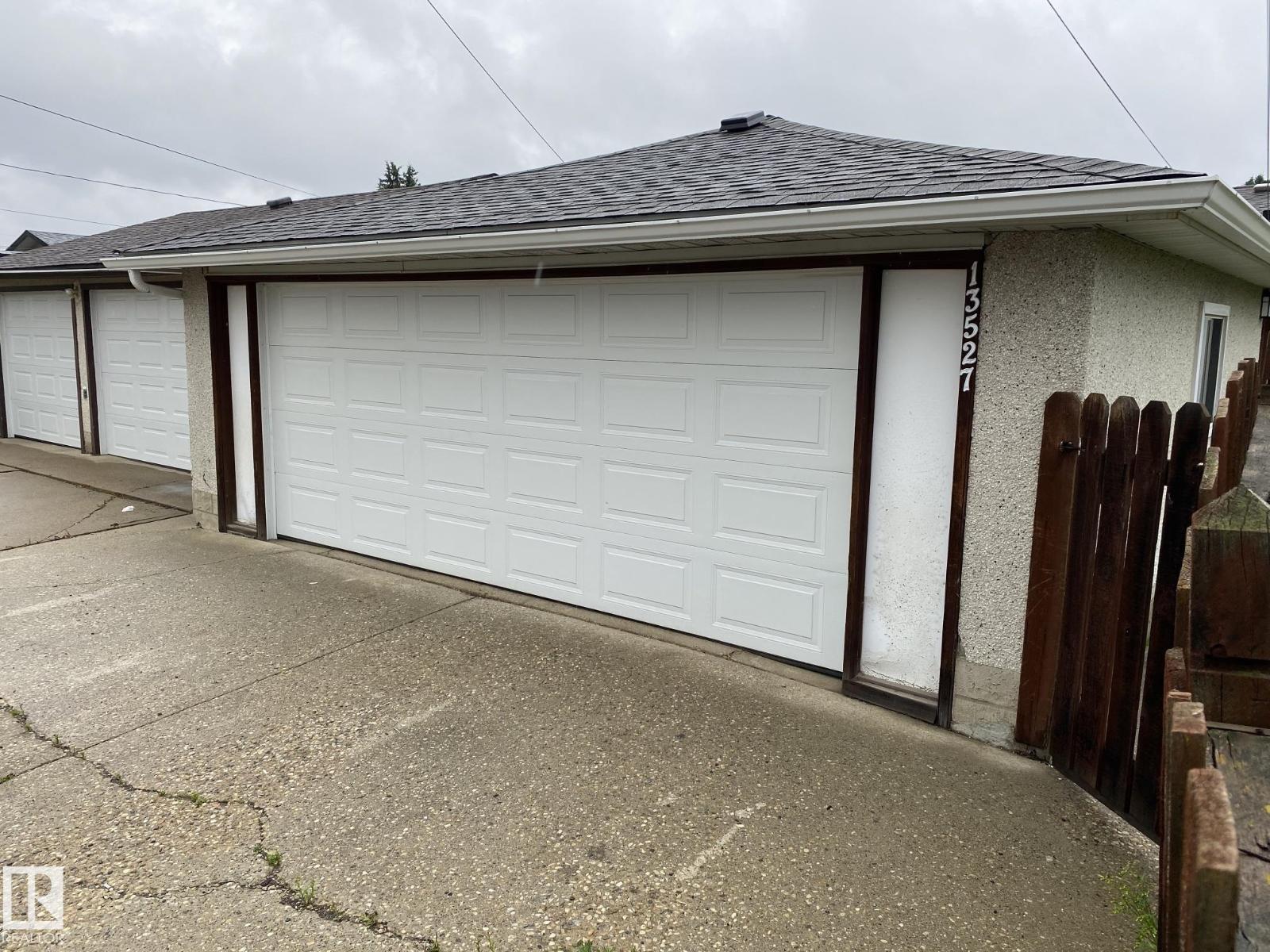 13527 70 ST NW - 34