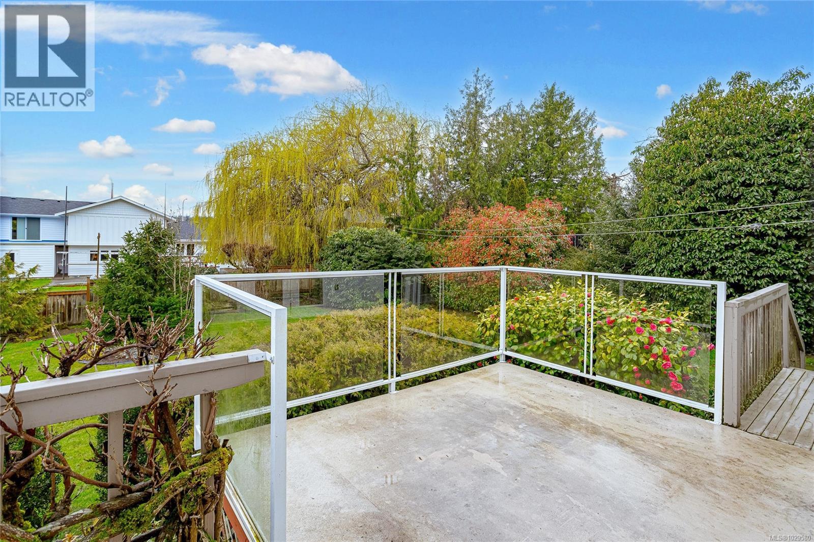 2615 Arbutus Rd - 14