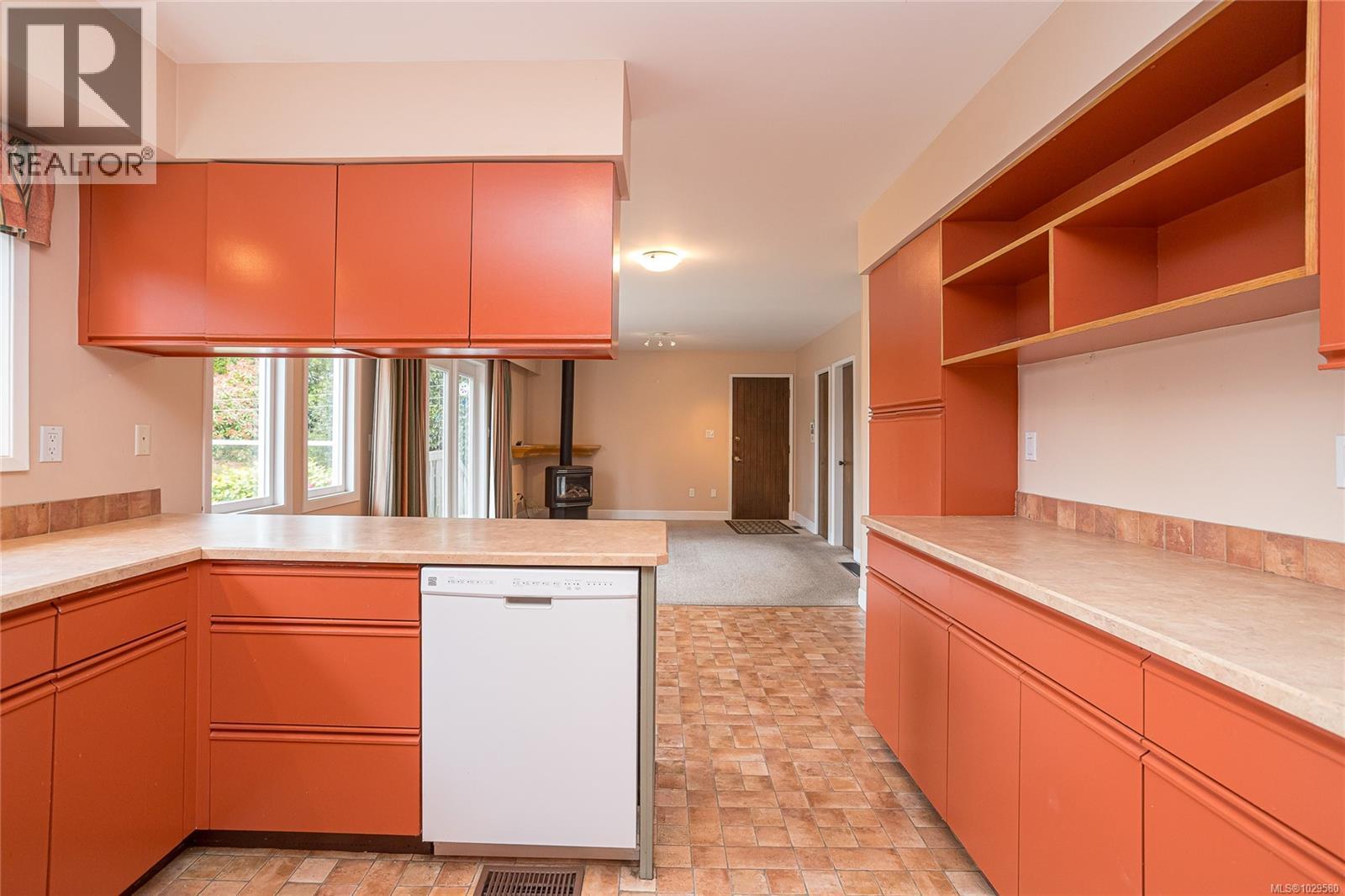 2615 Arbutus Rd - 16