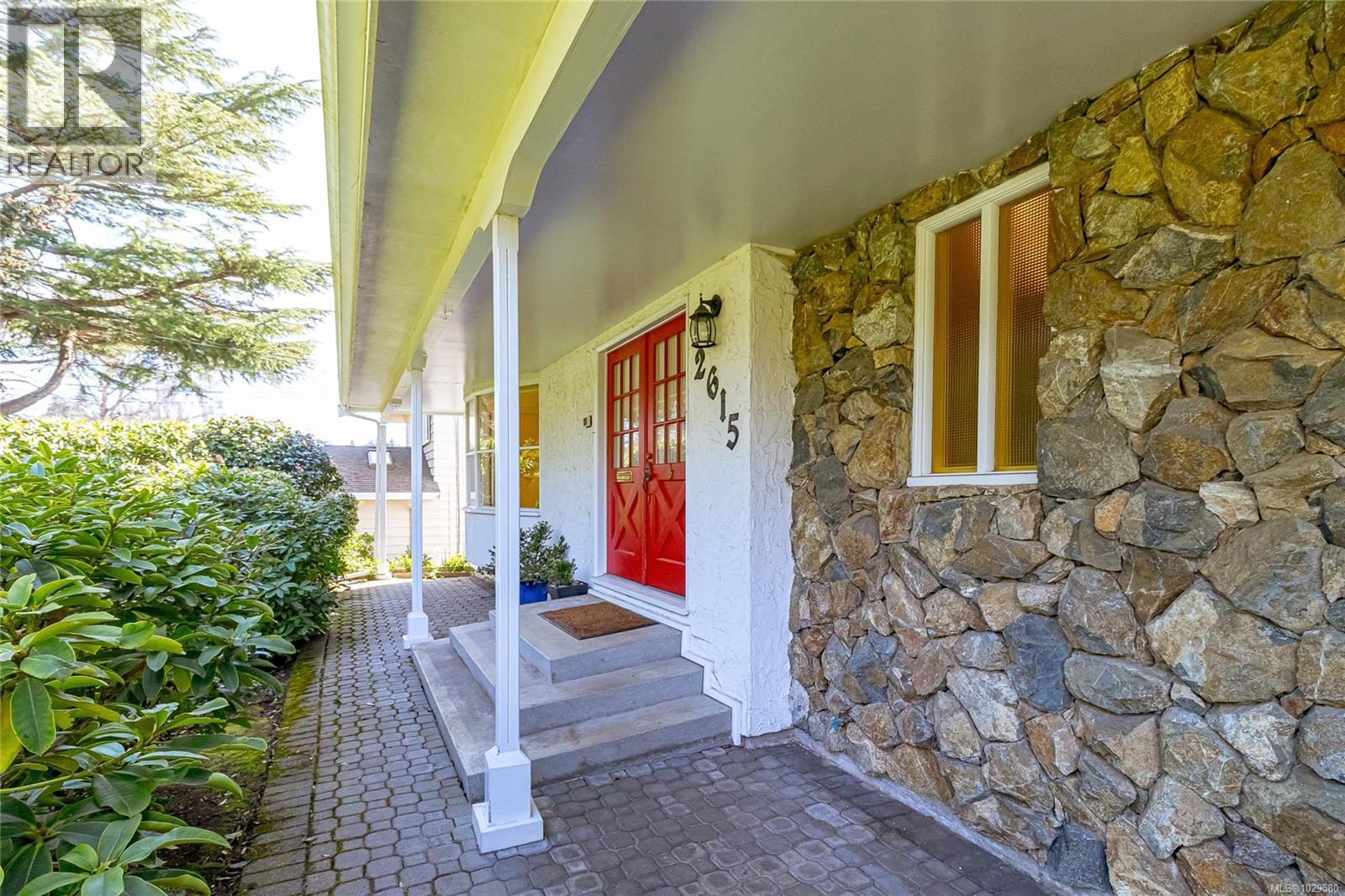 2615 Arbutus Rd - 5