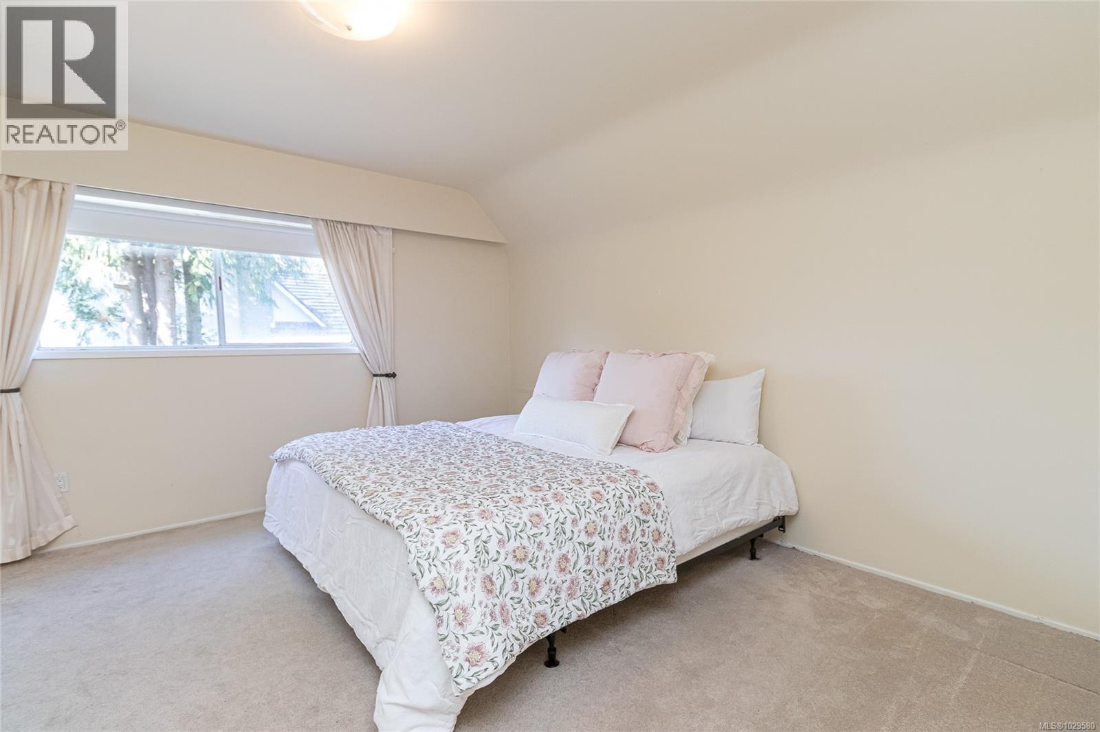 2615 Arbutus Rd - 22