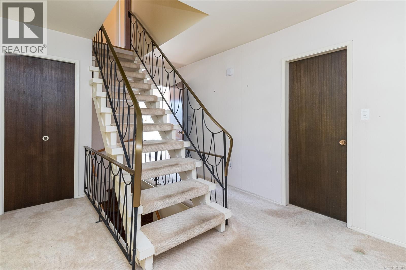 2615 Arbutus Rd - 8