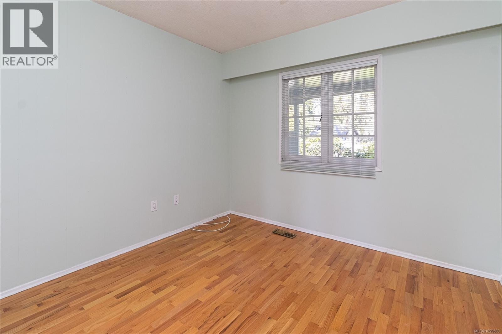 2615 Arbutus Rd - 20