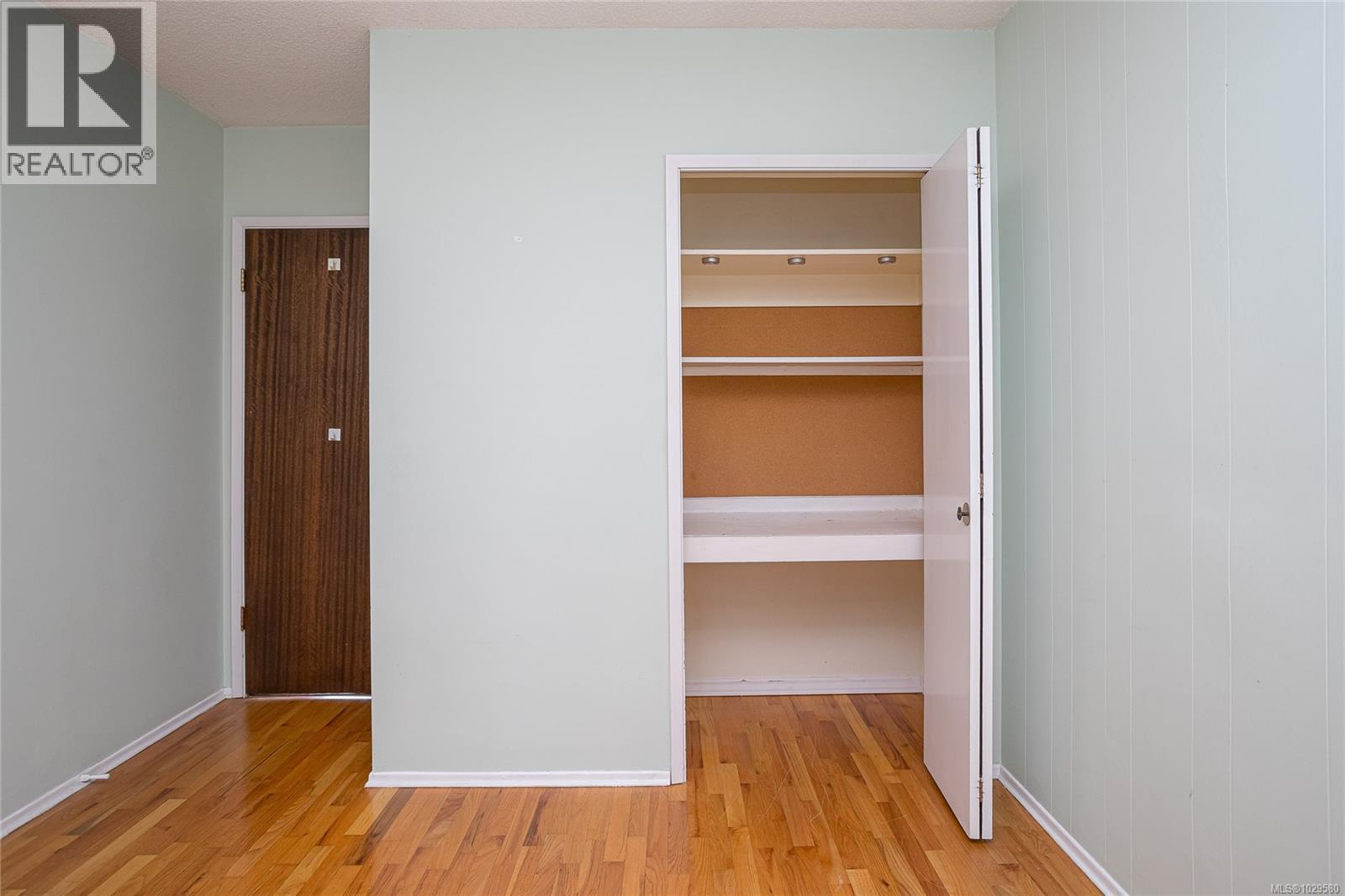 2615 Arbutus Rd - 29