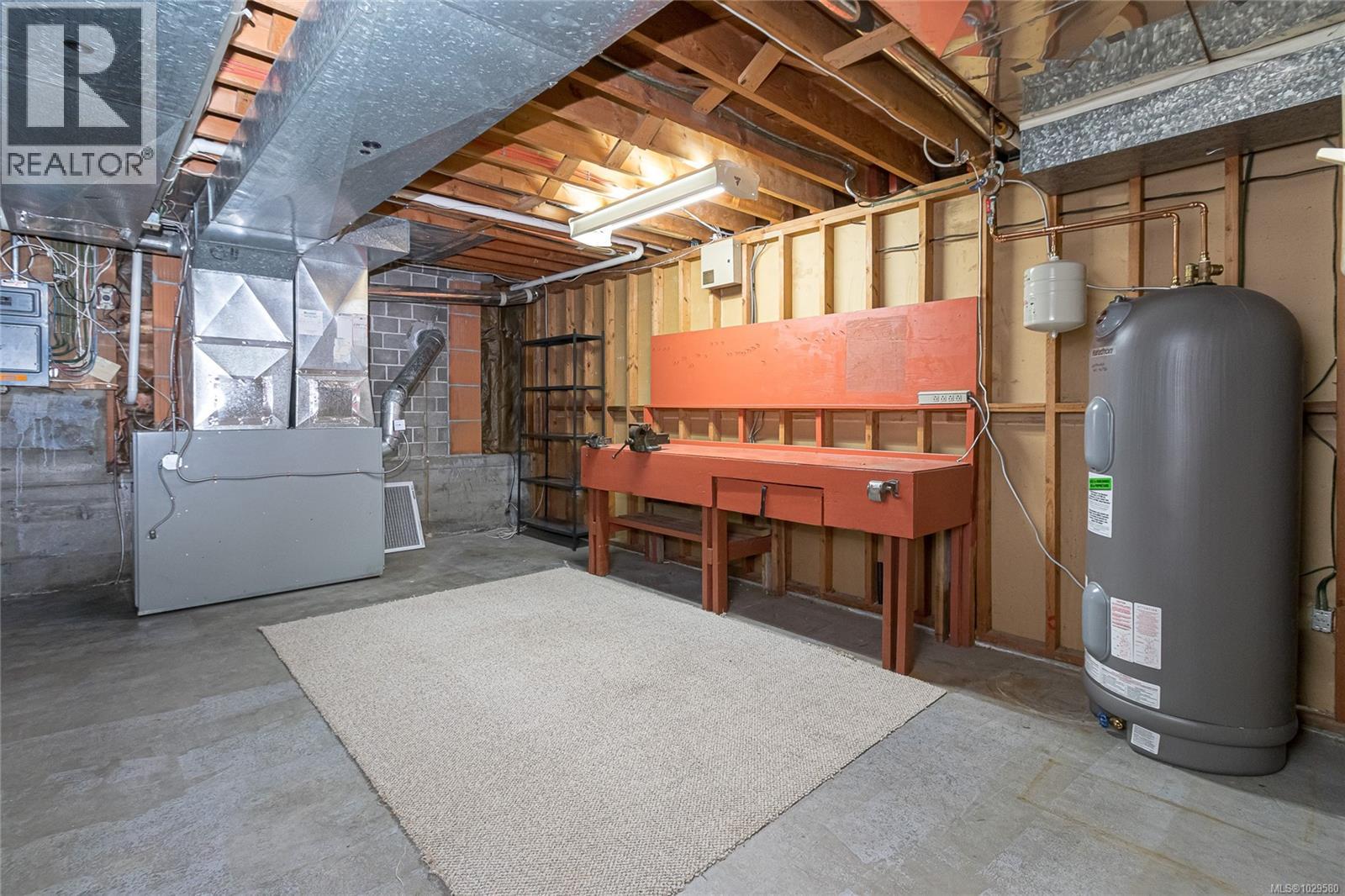 2615 Arbutus Rd - 44