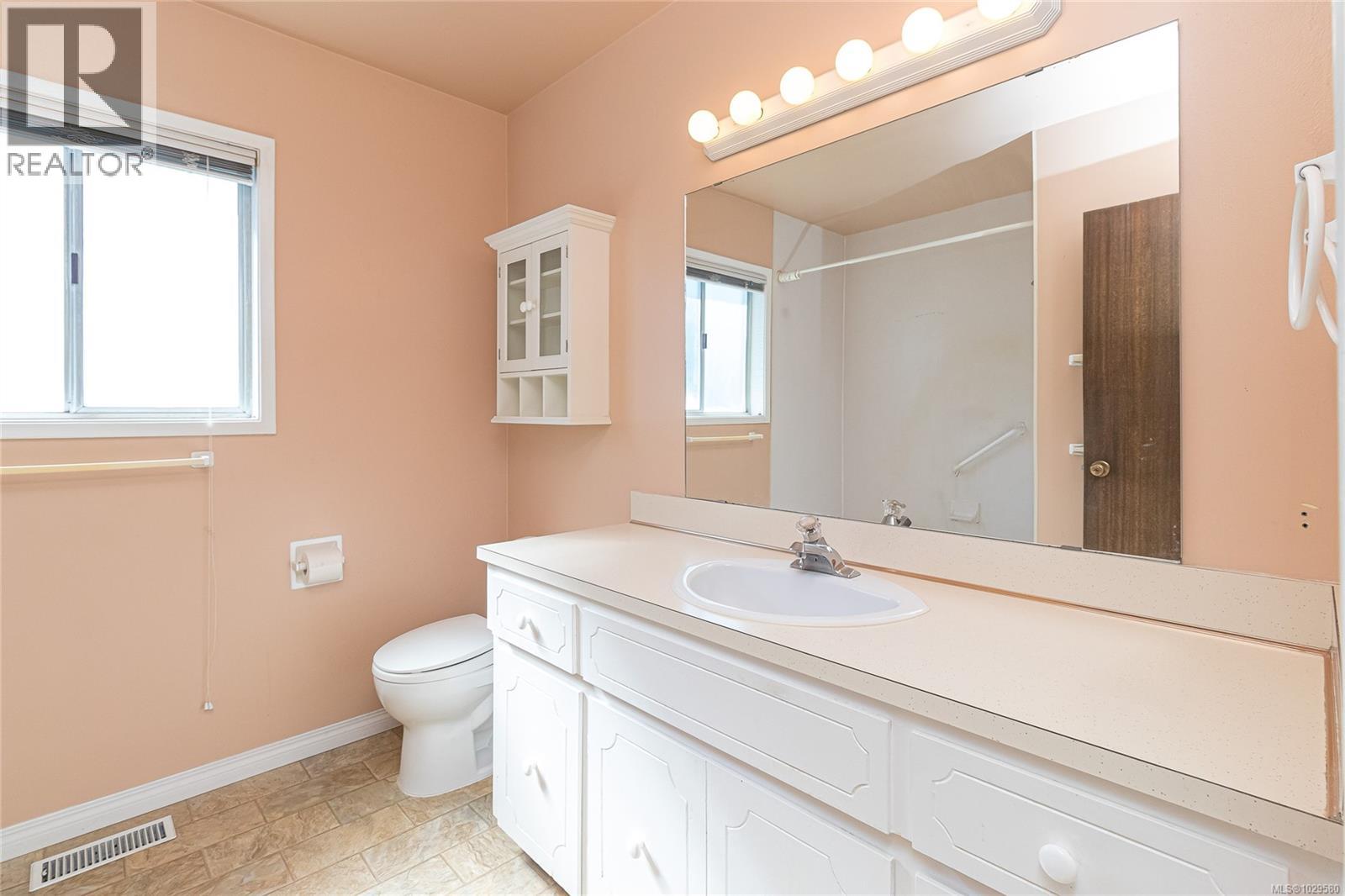 2615 Arbutus Rd - 31