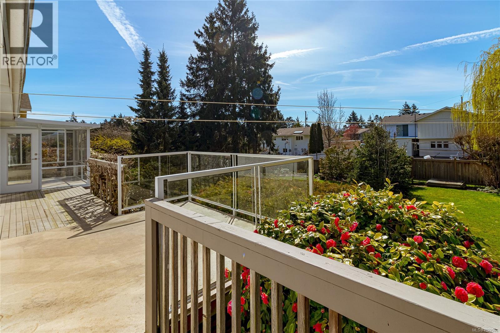 2615 Arbutus Rd - 37