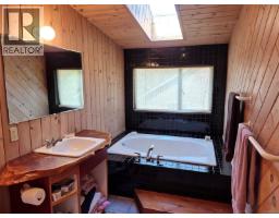 5904 Garvin Rd, Union Bay, BC V0R3B0 Photo 21