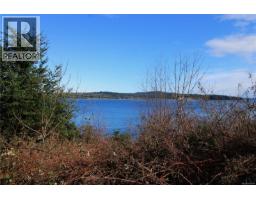 Den - 5904 Garvin Rd, Union Bay, BC V0R3B0 Photo 9