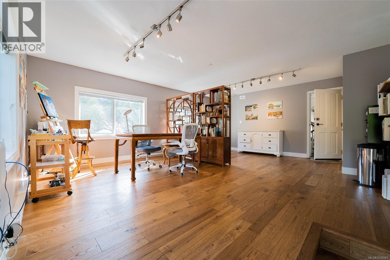 8225 SOUTHWIND DR - 52