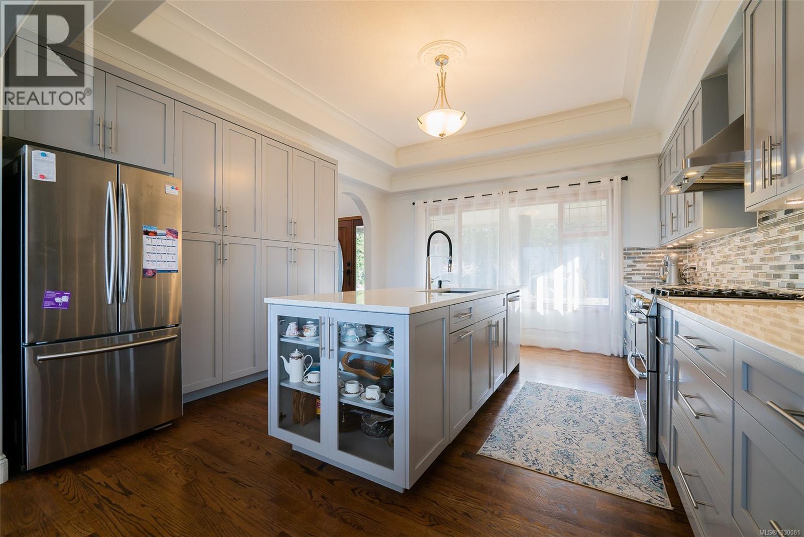 8225 SOUTHWIND DR - 62