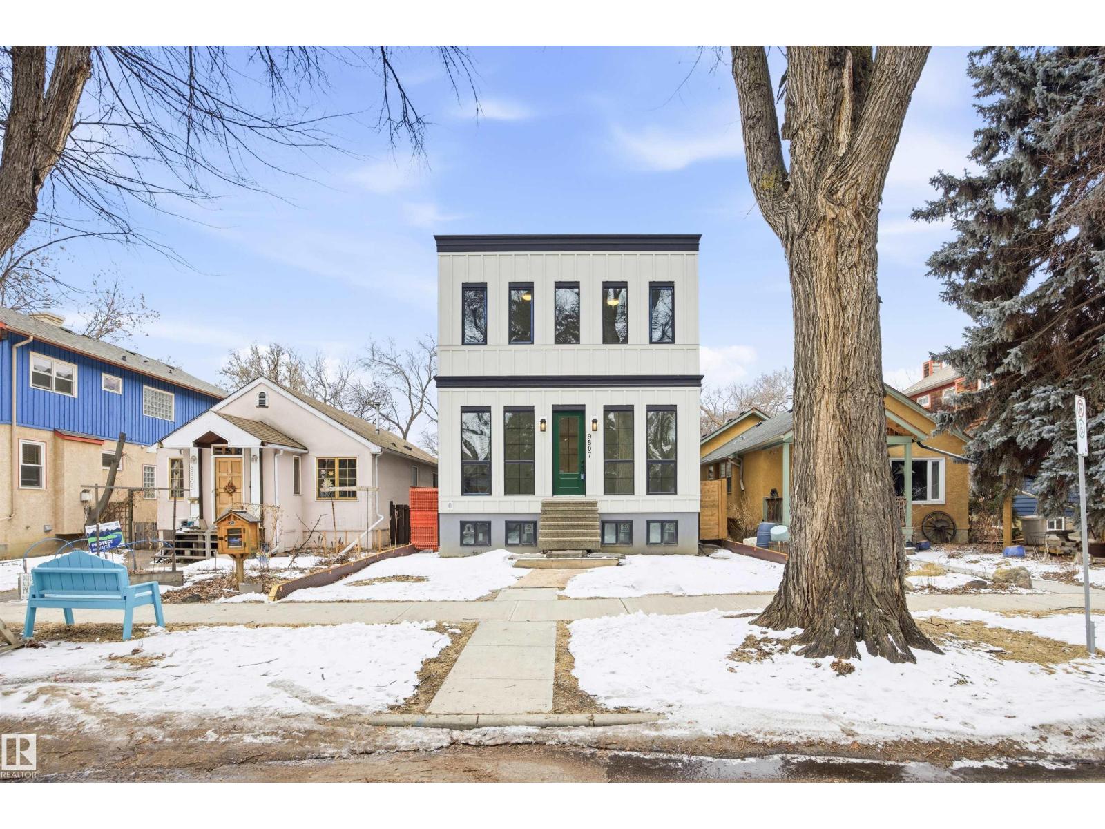 9807 90 AV NW, Edmonton