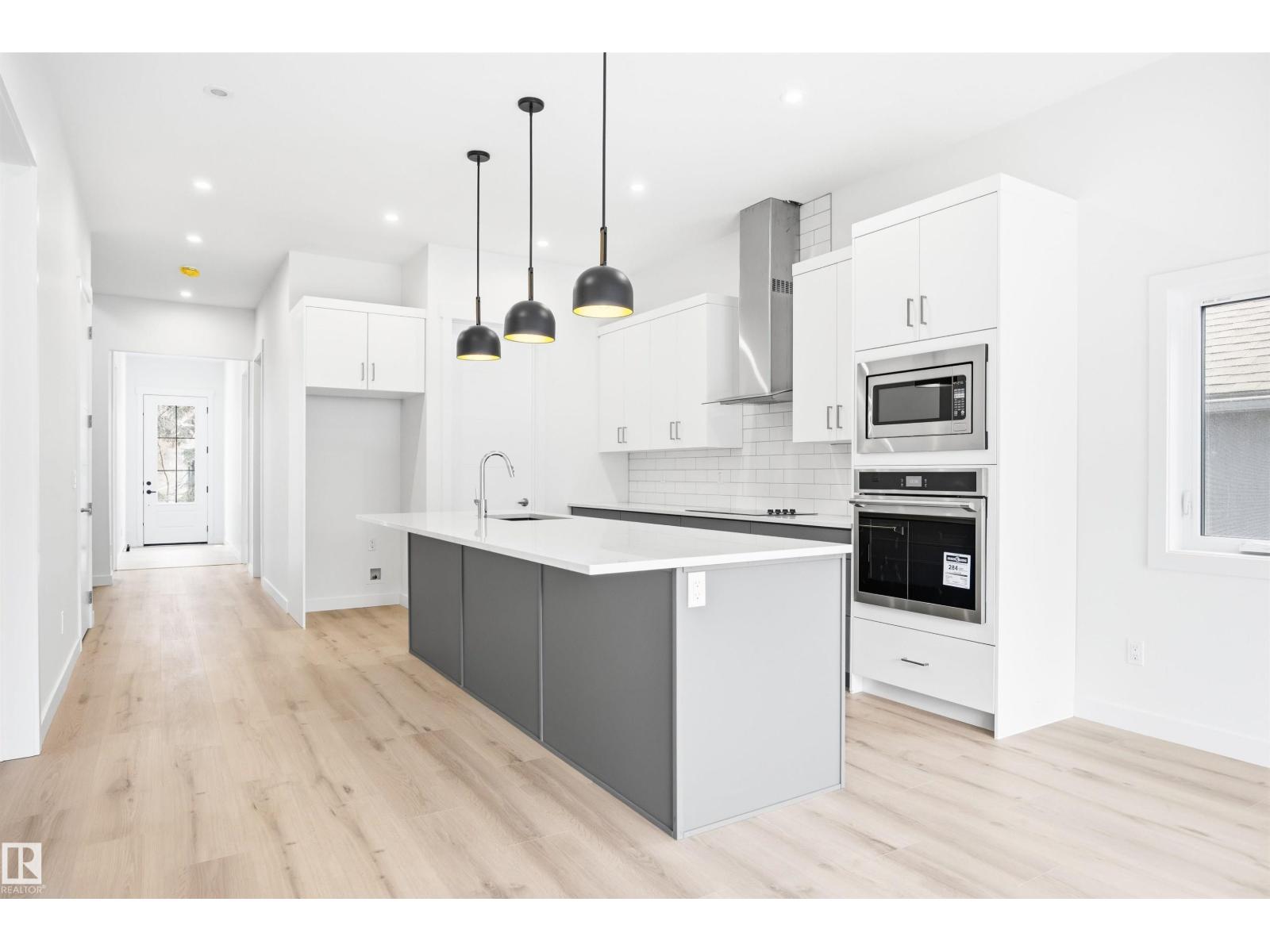 9807 90 AV NW, Edmonton