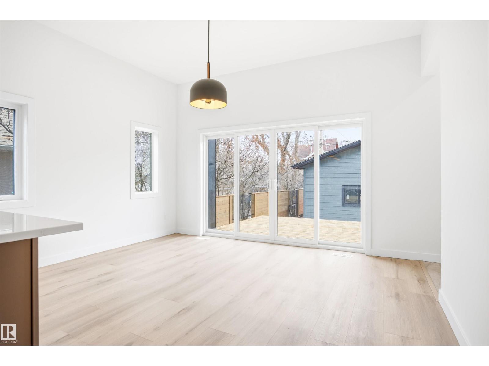 9807 90 AV NW, Edmonton