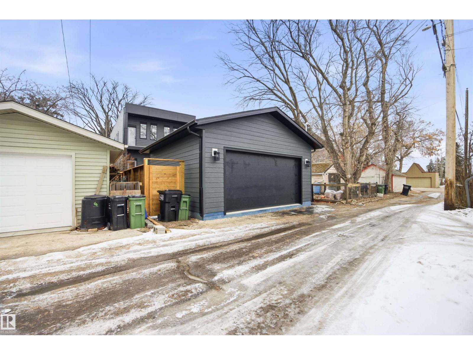 9807 90 AV NW, Edmonton